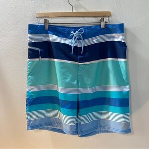 Vineyard Vines Peaks Island Board Shorts - Blue Striped - Size 35